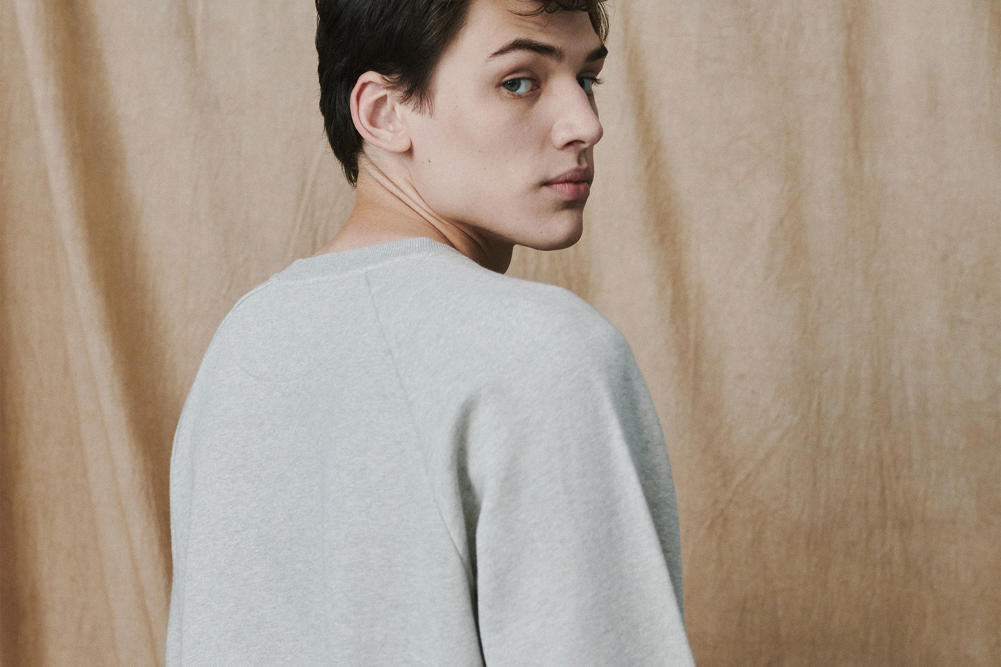 Men's Basics Crewneck Sweatshirt - Image 3