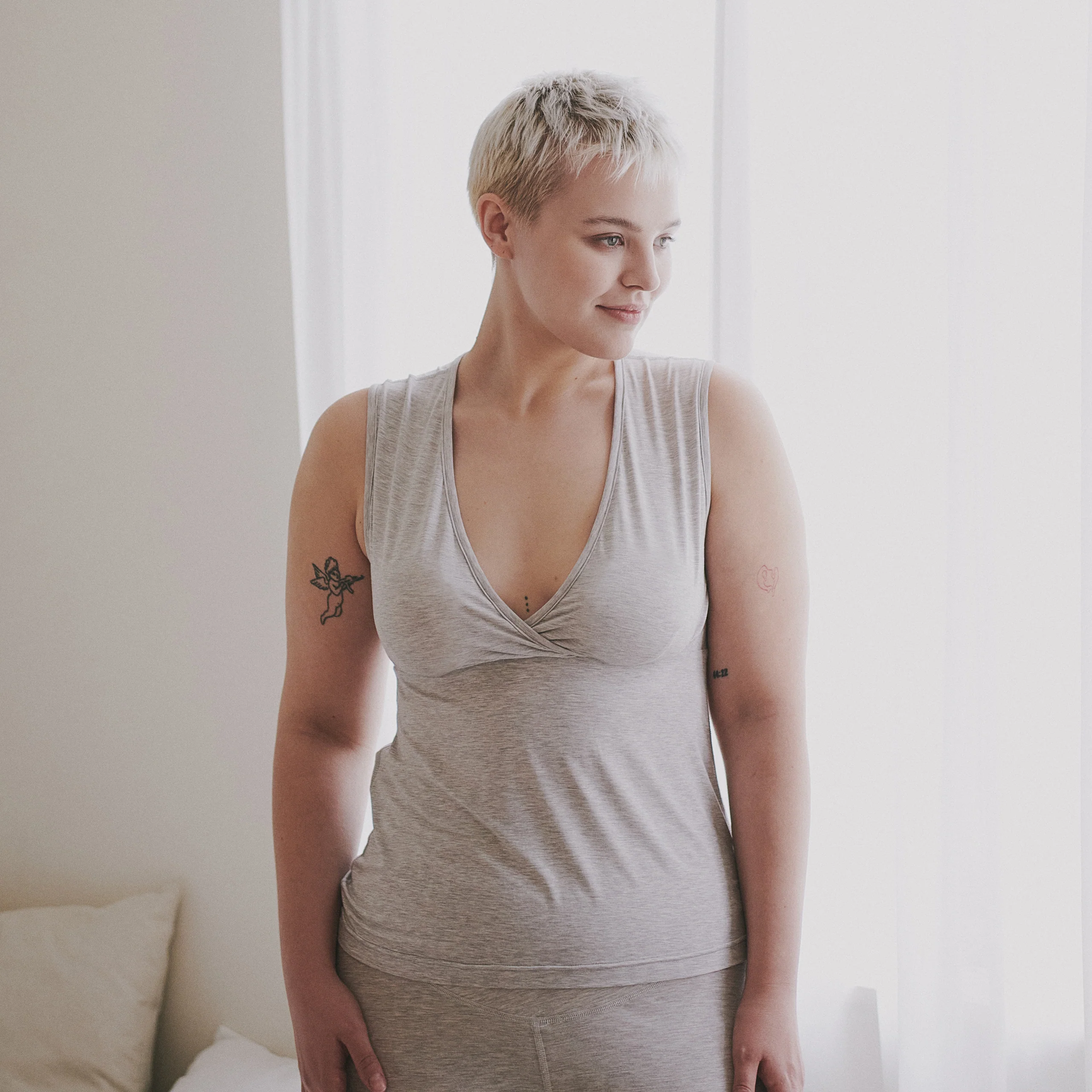 Nest Bump Women's Nursing Tank V-Neck Top - Image 5